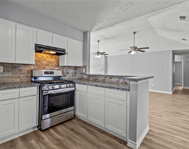 20903 Union Park Drive - Photo Thumbnail 7