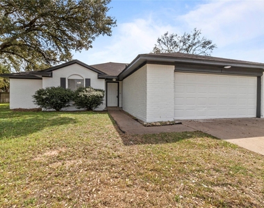 20903 Union Park Drive - Photo Thumbnail 2