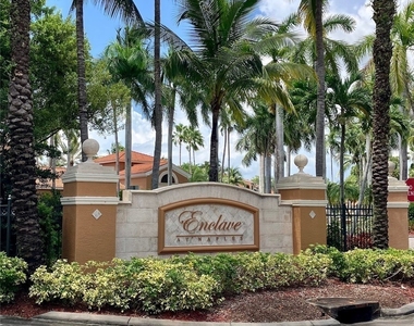 1185 Wildwood Lakes Boulevard - Photo Thumbnail 1