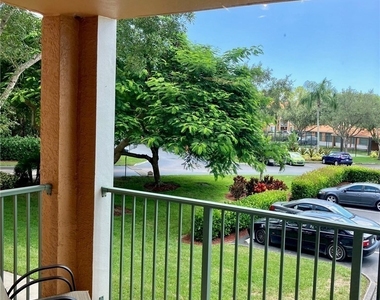 1185 Wildwood Lakes Boulevard - Photo Thumbnail 10