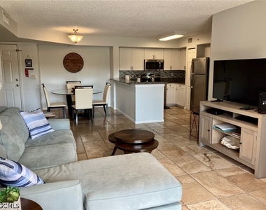 1185 Wildwood Lakes Boulevard - Photo Thumbnail 3