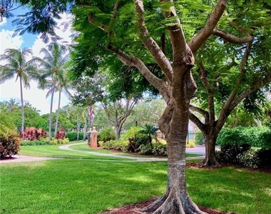 1185 Wildwood Lakes Boulevard - Photo Thumbnail 12