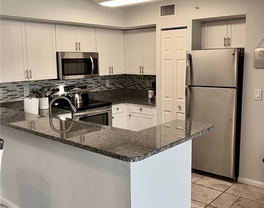 1185 Wildwood Lakes Boulevard - Photo Thumbnail 4