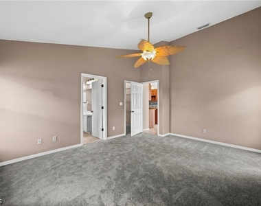 13648 Admiral Court - Photo Thumbnail 17