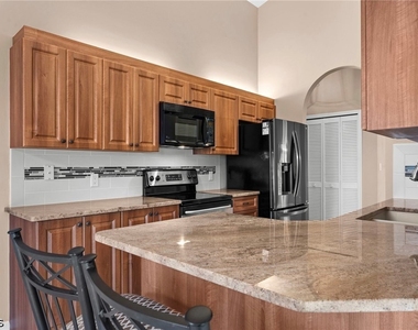 13648 Admiral Court - Photo Thumbnail 7