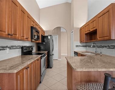 13648 Admiral Court - Photo Thumbnail 8