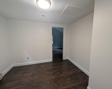 67 Perry - Photo Thumbnail 2