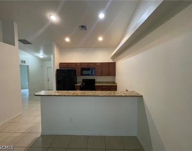 705 Nicholas Parkway W - Photo Thumbnail 4