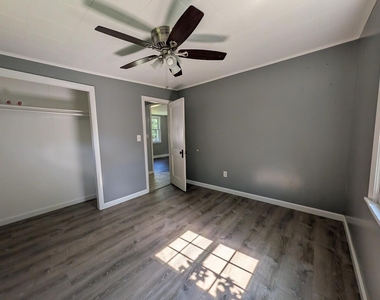 65 Perry - Photo Thumbnail 9