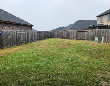 8519 Golden Field Drive - Photo Thumbnail 23