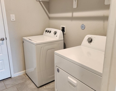8519 Golden Field Drive - Photo Thumbnail 19