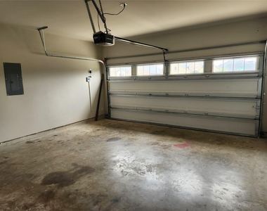 8519 Golden Field Drive - Photo Thumbnail 20