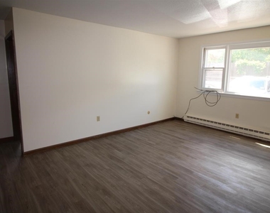 73 East Broadway - Photo Thumbnail 5