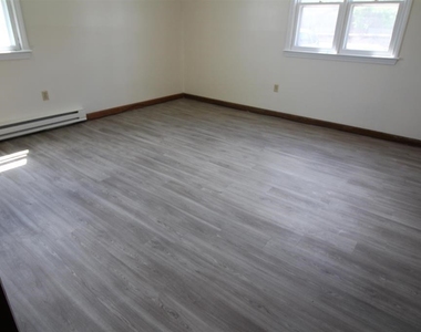 73 East Broadway - Photo Thumbnail 6
