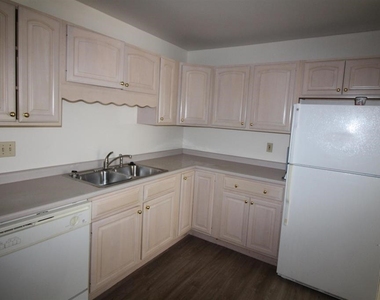 73 East Broadway - Photo Thumbnail 3