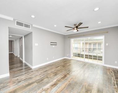 2224 S Piney Point Road - Photo Thumbnail 10