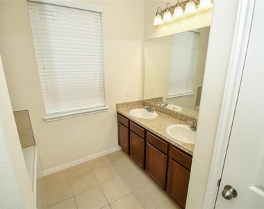 30507 Ginger Trace Drive - Photo Thumbnail 9