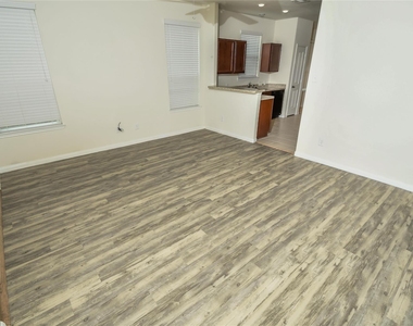 30507 Ginger Trace Drive - Photo Thumbnail 7