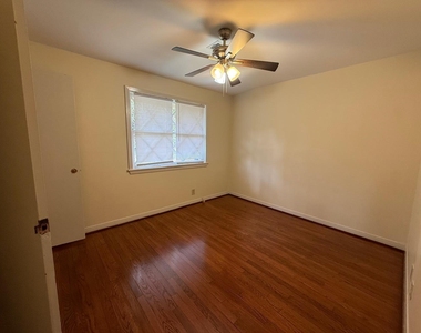 5615 Arboles Drive - Photo Thumbnail 14