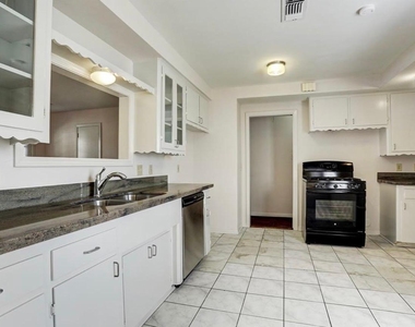 5615 Arboles Drive - Photo Thumbnail 6