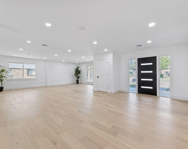 12315 Barryknoll Lane - Photo Thumbnail 13