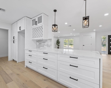12315 Barryknoll Lane - Photo Thumbnail 4
