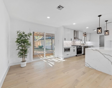 12315 Barryknoll Lane - Photo Thumbnail 3