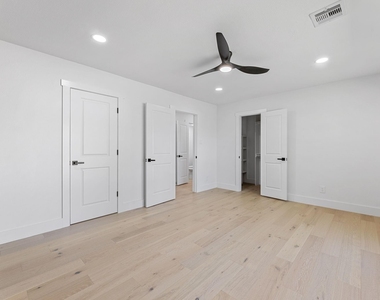 12315 Barryknoll Lane - Photo Thumbnail 8
