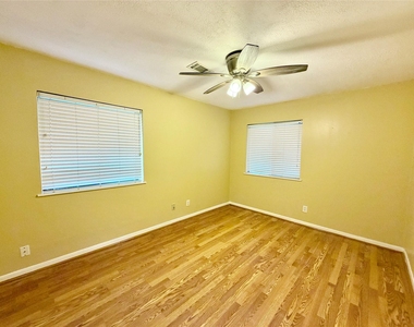 2209 20th Avenue - Photo Thumbnail 10