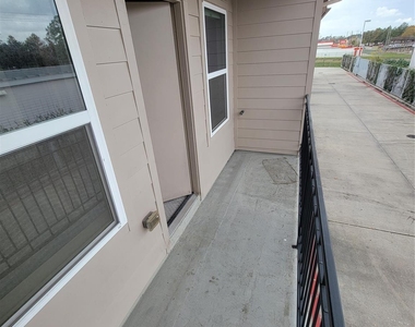 18 Evanston Street - Photo Thumbnail 5