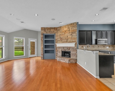 13931 Carrington Lane - Photo Thumbnail 8