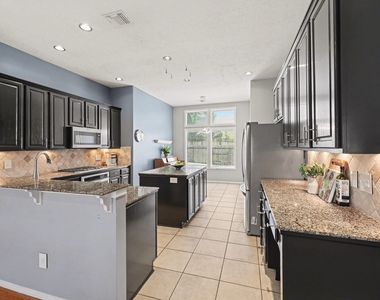 13931 Carrington Lane - Photo Thumbnail 9