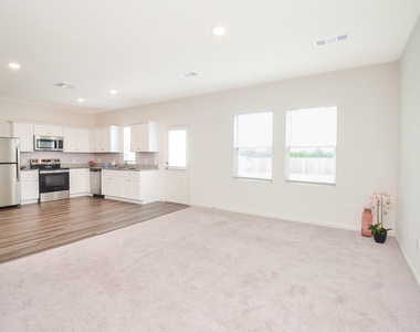 8627 Vacek Crossing Way - Photo Thumbnail 6