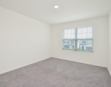 8627 Vacek Crossing Way - Photo Thumbnail 16