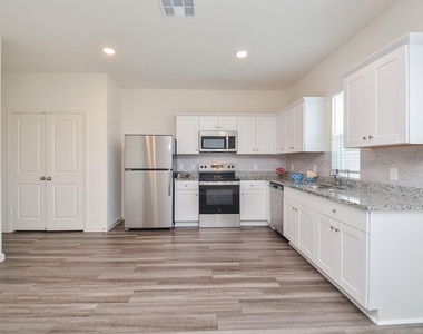 8627 Vacek Crossing Way - Photo Thumbnail 7