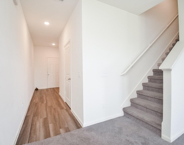 8627 Vacek Crossing Way - Photo Thumbnail 3