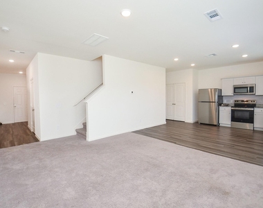 8627 Vacek Crossing Way - Photo Thumbnail 4