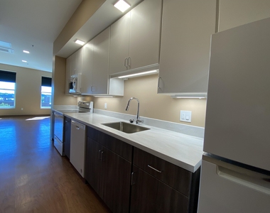 83 Hanover - Photo Thumbnail 6