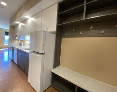 83 Hanover - Photo Thumbnail 5