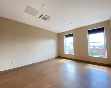 83 Hanover - Photo Thumbnail 10