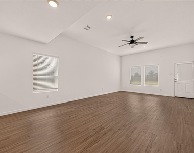 3242 Spanish Oak Lane - Photo Thumbnail 4