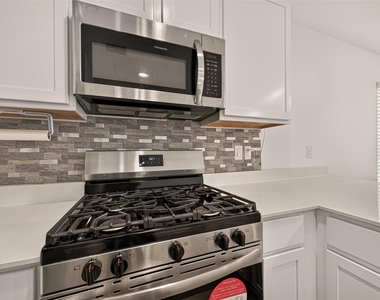 3242 Spanish Oak Lane - Photo Thumbnail 11