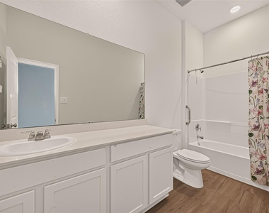 3242 Spanish Oak Lane - Photo Thumbnail 31