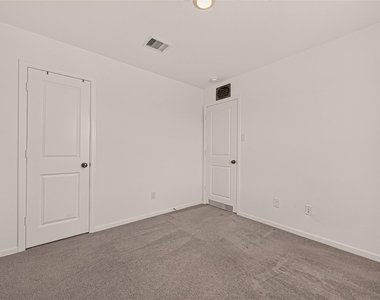 3242 Spanish Oak Lane - Photo Thumbnail 22