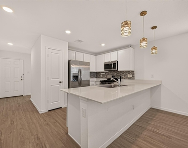 3242 Spanish Oak Lane - Photo Thumbnail 8