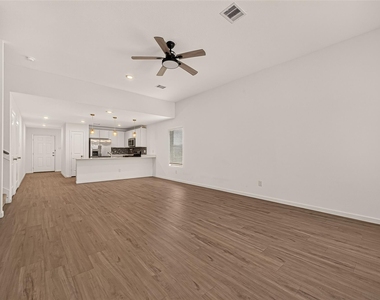 3242 Spanish Oak Lane - Photo Thumbnail 7