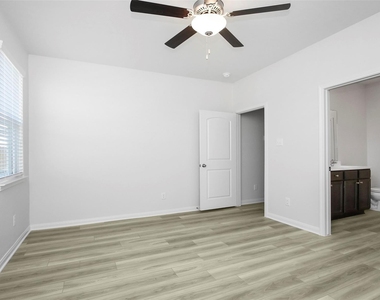 428 Lone Rider Drive - Photo Thumbnail 7
