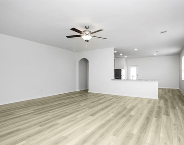 428 Lone Rider Drive - Photo Thumbnail 5