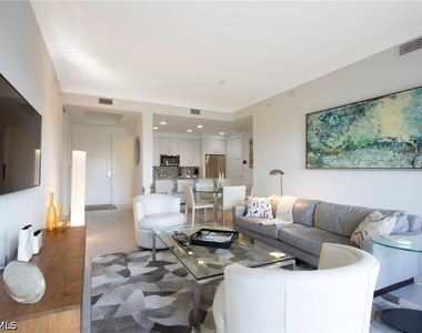 1035 3rd Avenue S - Photo Thumbnail 2