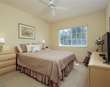 5815 Persimmon Way - Photo Thumbnail 11